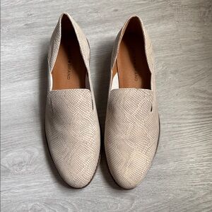 Lucky Brand Women’s Beige Slip-On Loafers